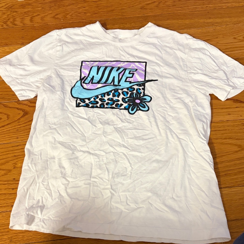 Nike Graphic Tee